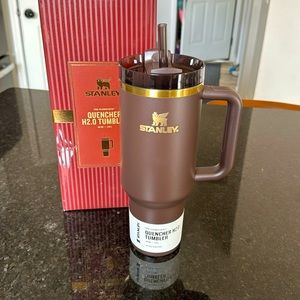 NIB chocolate Stanley 40 oz quencher